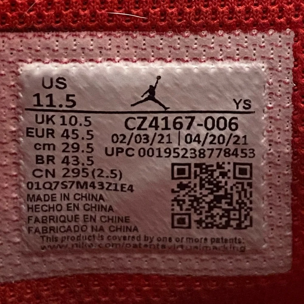 Jordan size red nike